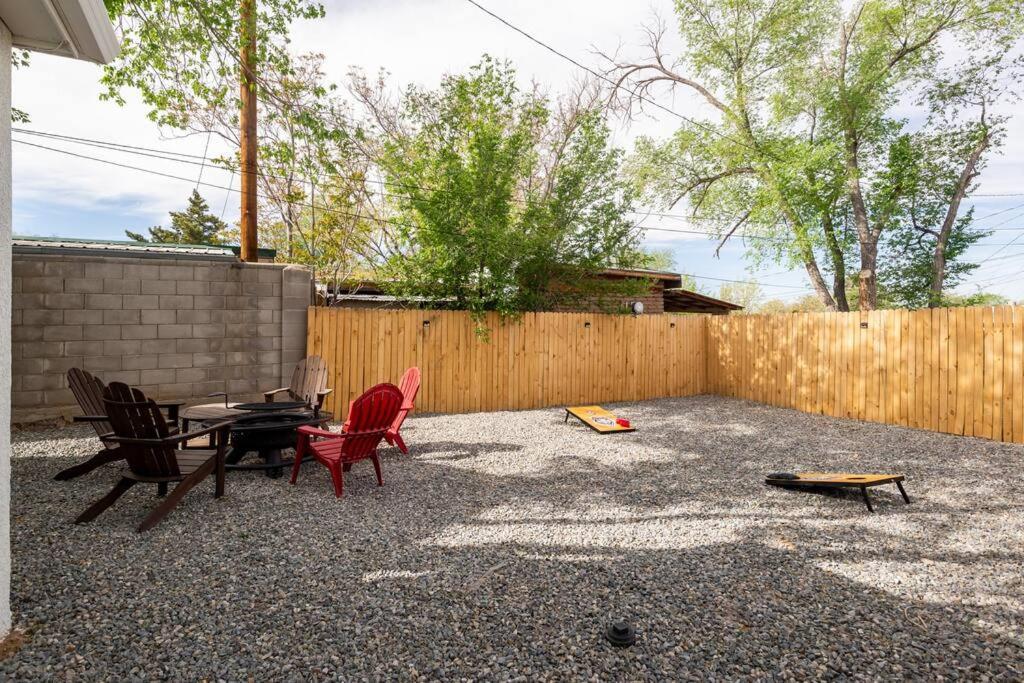 House With Great Beds, Full Kitchen, Fenced Yard Villa Albuquerque Bagian luar foto