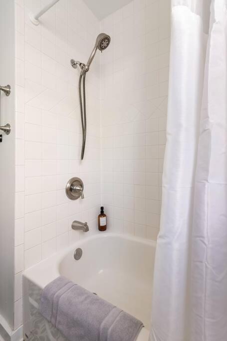 House With Great Beds, Full Kitchen, Fenced Yard Villa Albuquerque Bagian luar foto